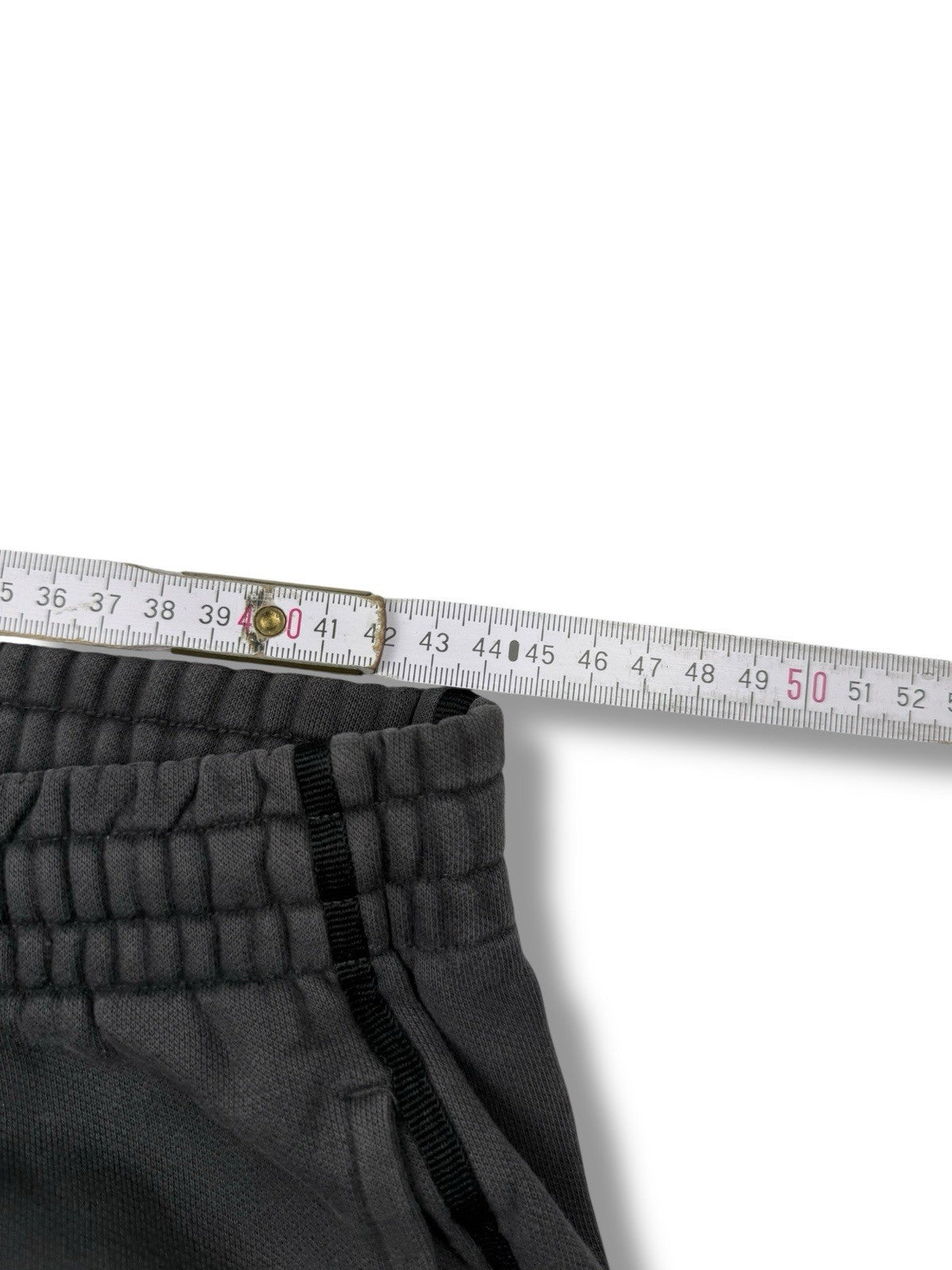 Nike – Jogginghose – Grau mit schwarzem Piping – Größe XL