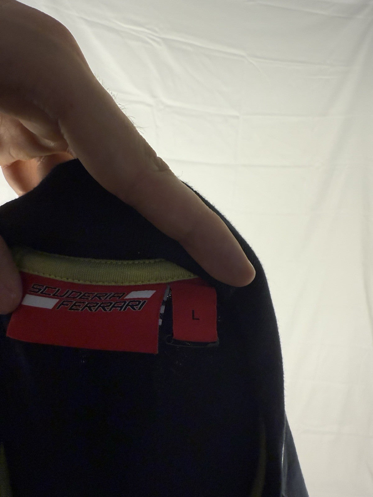 Ferrari Polo Shirt Schwarz – Kurzarm, Größe L, mit Ferrari Wappen