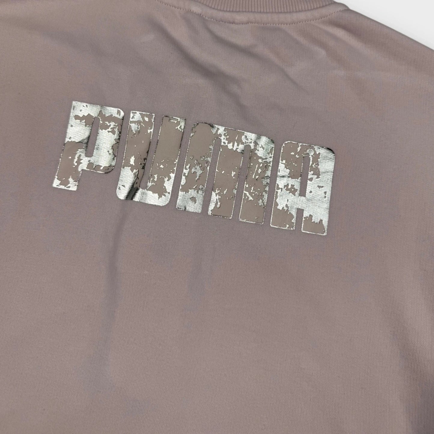 PUMA – Pinker Tracksuit mit silbernem Logo & Backprint – Größe S