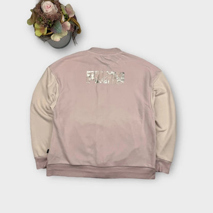 PUMA – Pinker Tracksuit mit silbernem Logo & Backprint – Größe S