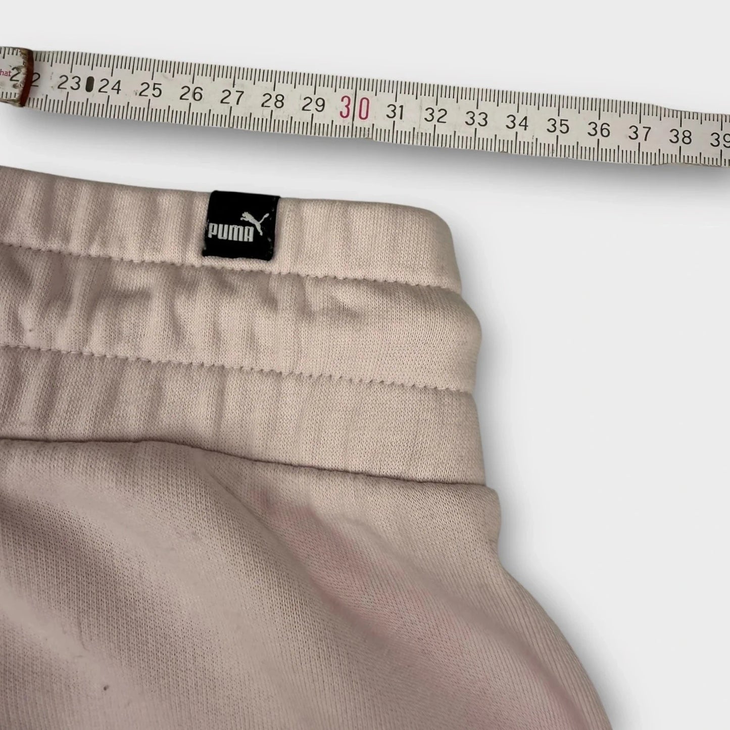 PUMA – Pinker Tracksuit mit silbernem Logo & Backprint – Größe S