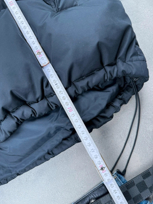 Nike pufferweste – schwarz – Y2K – Größe XL vintage Daunen (Brandloch)