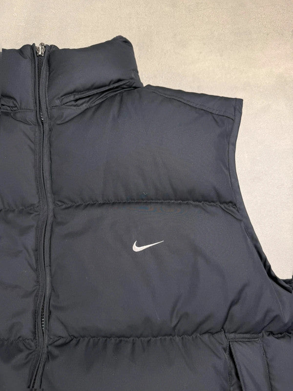 Nike pufferweste – schwarz – Y2K – Größe XL vintage Daunen (Brandloch)