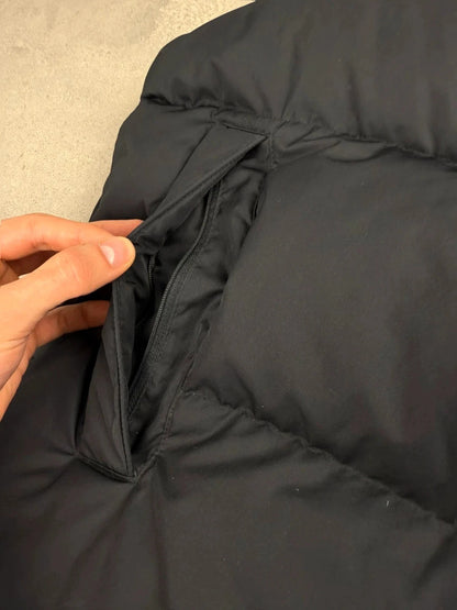 Nike pufferweste – schwarz – Y2K – Größe XL vintage Daunen (Brandloch)