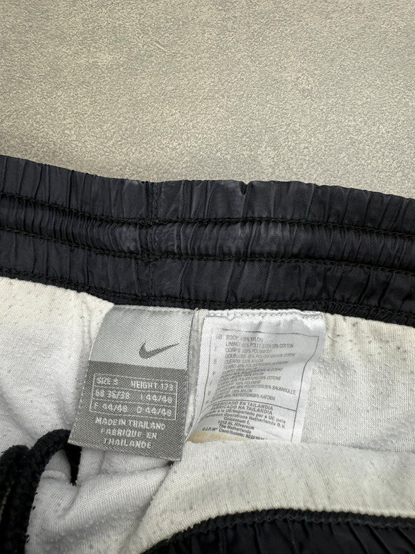 Nike Trackpants – Schwarz – Double Open Leg Stitching – Größe S
