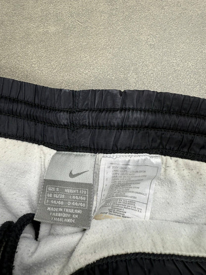 Nike Trackpants – Schwarz – Double Open Leg Stitching – Größe S