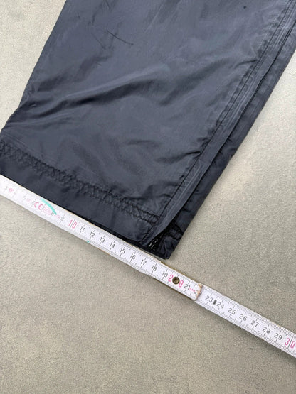 Nike Trackpants – Schwarz – Double Open Leg Stitching – Größe S