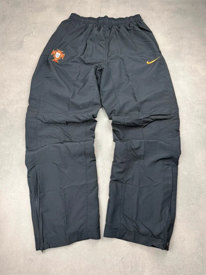 Nike Portugal Trackpants – Logo + Wappen Gestickt Portugal  – schwarz – Größe L
