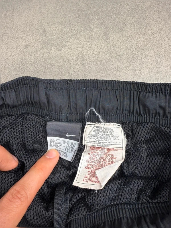 Nike Portugal Trackpants – Logo + Wappen Gestickt Portugal  – schwarz – Größe L