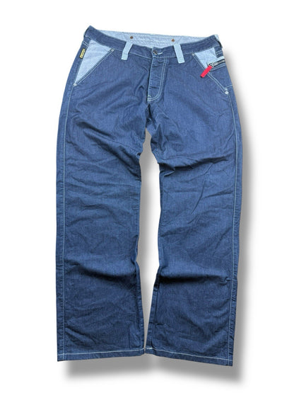 Armani Jeans – Blau mit besonderen Details – Größe W31