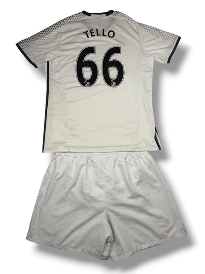 Manchester United Set – Trikot + Shorts – Größe L