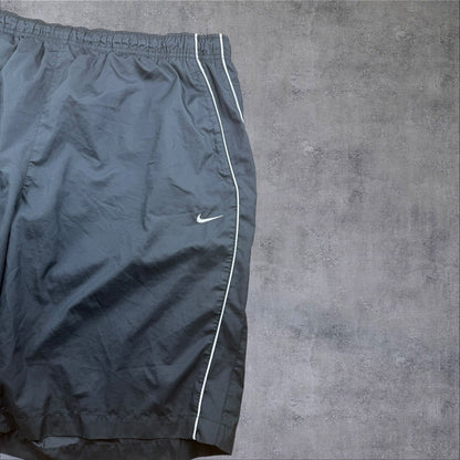 Nike Shorts – Schwarz – Herren XL – Leichtes Nylon – Baggy Fit – mit Piping