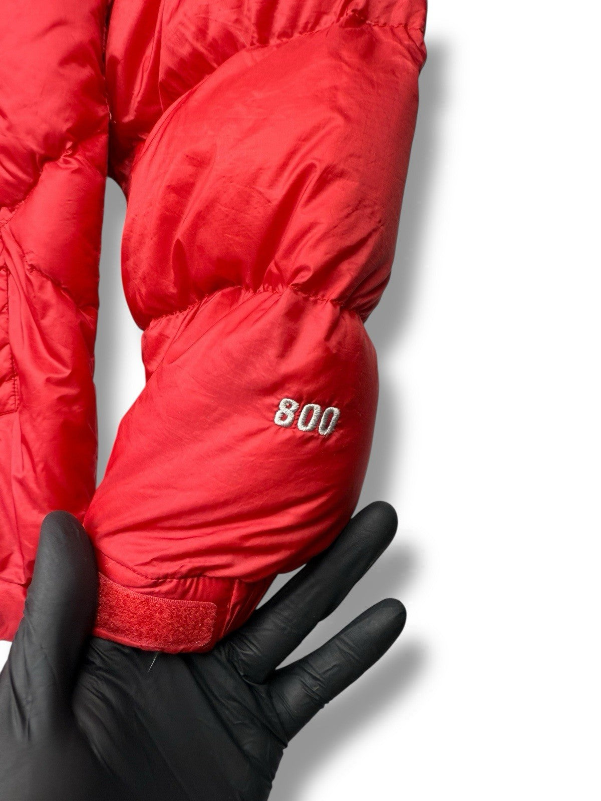 The North Face Puffer Jacket – Rot/Schwarz – Größe S (Label 90) – 800 Fill