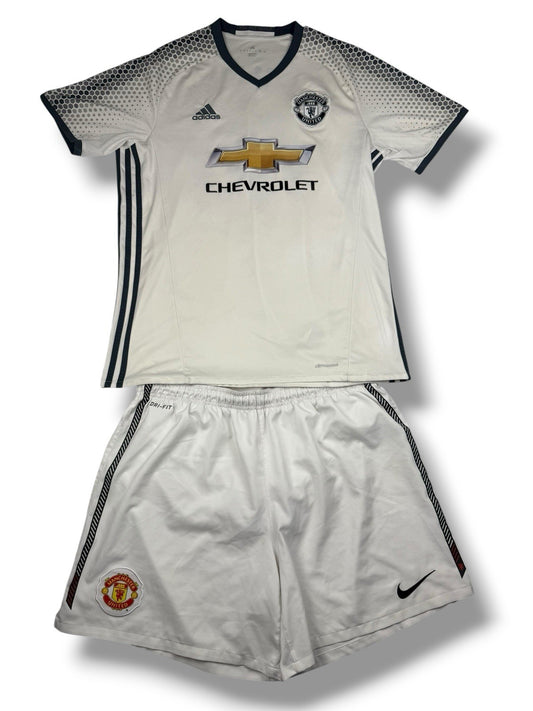 Manchester United Set – Trikot + Shorts – Größe L