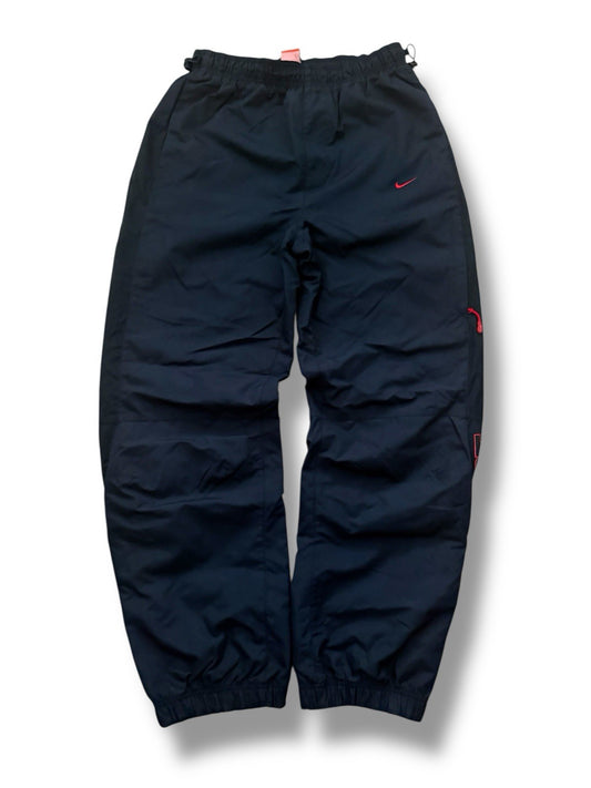 Nike Athletic Dept. Track Pants – Schwarz – Größe M – Open Leg