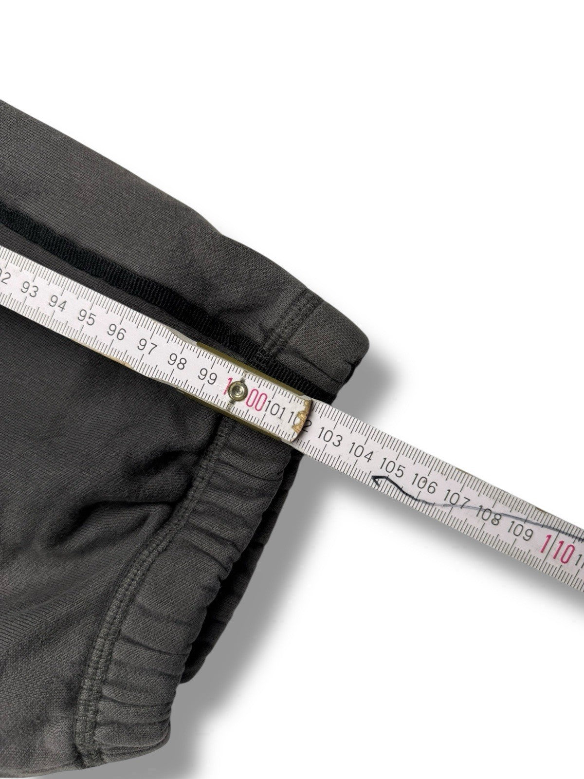 Nike – Jogginghose – Grau mit schwarzem Piping – Größe XL