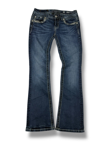 Miss Me Jeans – Dunkelblau – Größe 28 – Flared Bootcut – Signature Backpockets